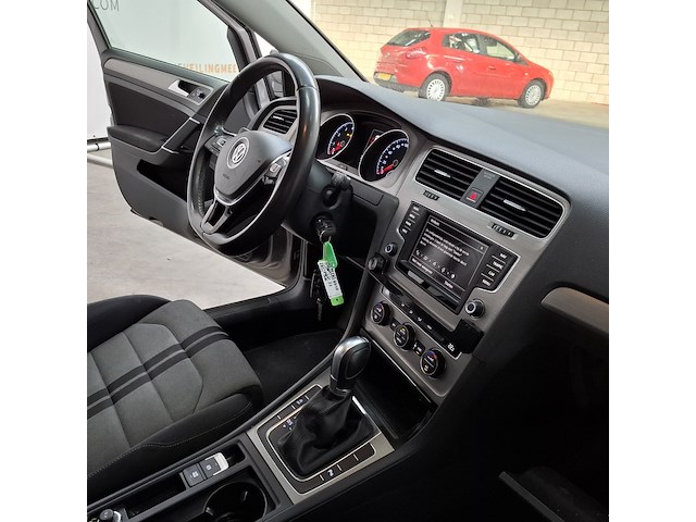 Personenauto, volkswagen, golf, 1.0 tsi connected series, 2016 - afbeelding 32 van  55