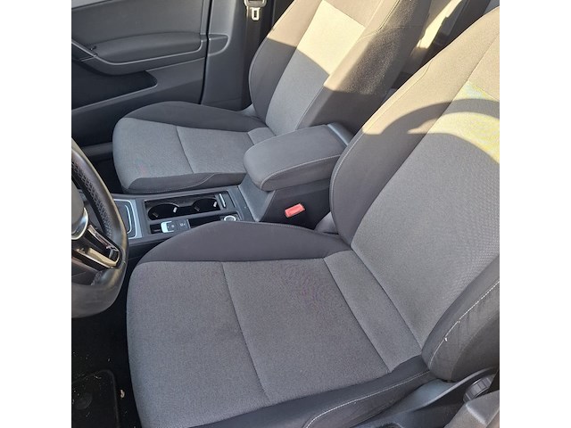 Personenauto, volkswagen, golf, 1.2 tsi easyline - afbeelding 32 van  46