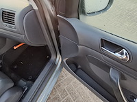 Personenauto, volkswagen, golf, 1.4 trendline, grijs, 2004 - afbeelding 29 van  41