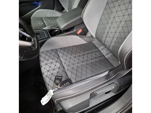 Personenauto, volkswagen, golf, 1.5 etsi r-line, 2020 - afbeelding 39 van  82