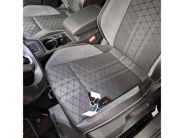 Personenauto, volkswagen, golf, 1.5 etsi r-line business+, 2022 - afbeelding 19 van  61