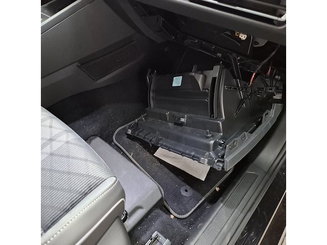 Personenauto, volkswagen, golf, 1.5 etsi r-line business+, 2022 - afbeelding 39 van  61