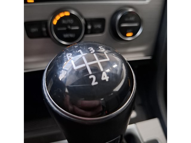 Personenauto, volkswagen, golf, 1.6 tdi comfortline, 2015 - afbeelding 17 van  50