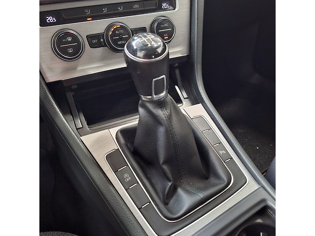 Personenauto, volkswagen, golf, 1.6 tdi comfortline, 2015 - afbeelding 18 van  50