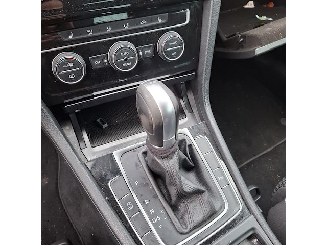 Personenauto, volkswagen, golf, 1.6 tdi connected series, 2016 - afbeelding 11 van  12