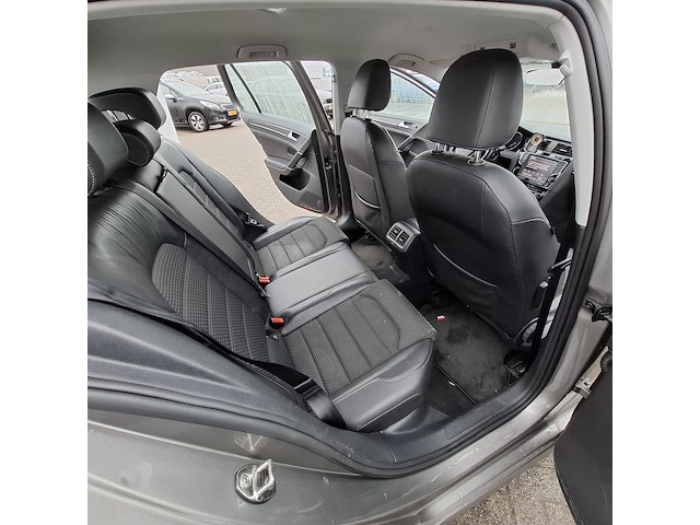 Personenauto, volkswagen, golf, 1.6 tdi connected series, 2016 - afbeelding 31 van  48