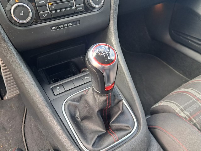 Personenauto, volkswagen, golf, 2.0 gti, zwart, 2010 - afbeelding 28 van  60