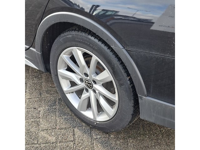 Personenauto, volkswagen, golf, 2021 - afbeelding 12 van  46