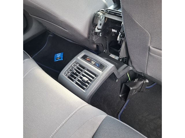 Personenauto, volkswagen, golf, 2021 - afbeelding 35 van  46