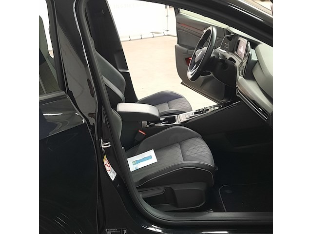 Personenauto, volkswagen, golf, 2022 - afbeelding 10 van  48