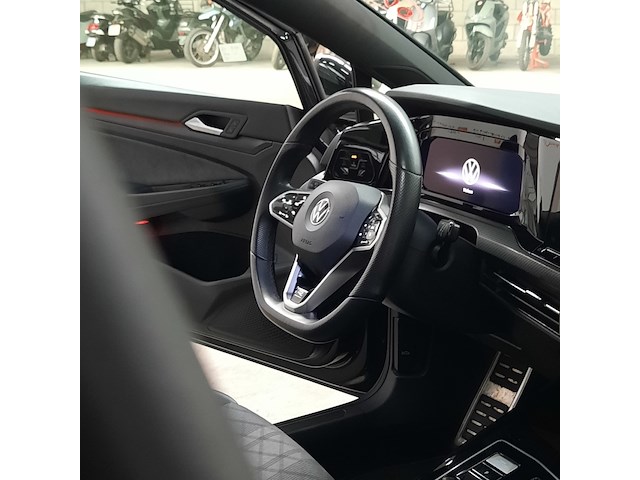 Personenauto, volkswagen, golf, 2022 - afbeelding 16 van  48