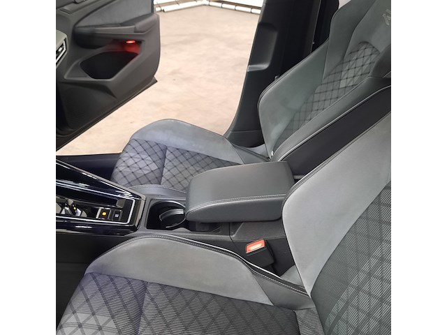 Personenauto, volkswagen, golf, 2022 - afbeelding 26 van  48