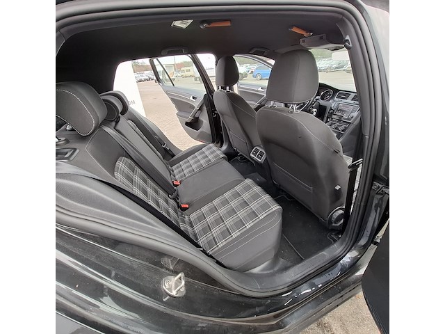 Personenauto, volkswagen, golf gtd - afbeelding 38 van  47