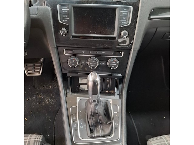 Personenauto, volkswagen, golf gtd - afbeelding 15 van  32