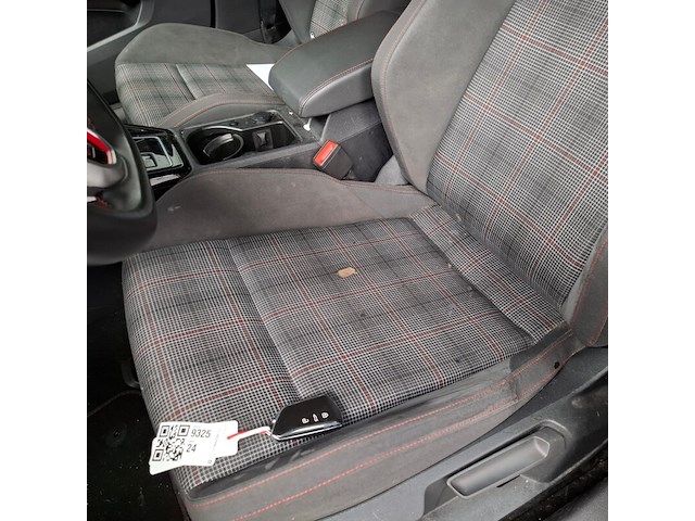 Personenauto, volkswagen, golf gti, 2024 - afbeelding 30 van  71