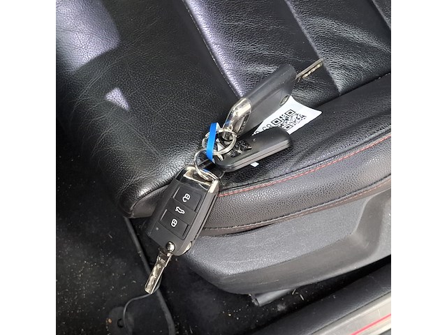 Personenauto, volkswagen, golf gti - afbeelding 19 van  57