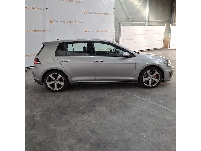 Personenauto, volkswagen, golf gti - afbeelding 34 van  57