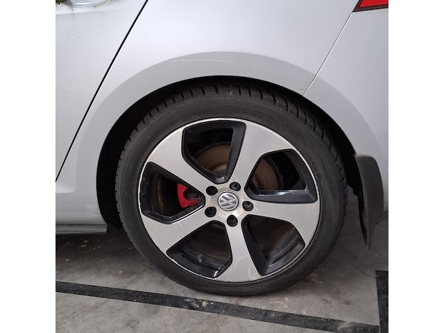 Personenauto, volkswagen, golf gti - afbeelding 13 van  65