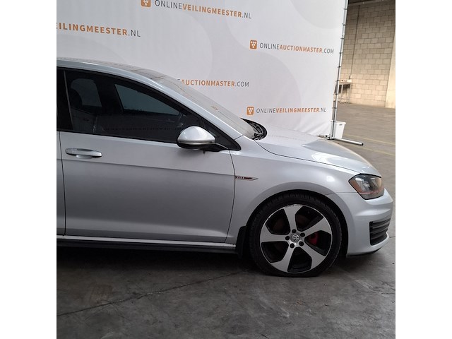 Personenauto, volkswagen, golf gti - afbeelding 31 van  65