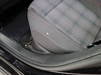 Personenauto, volkswagen, golf gti - afbeelding 70 van  87