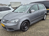 Personenauto volkswagen, golf plus, grijs, bouwjaar 2007 - afbeelding 1 van  1