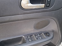 Personenauto, volkswagen, golf plus - afbeelding 31 van  55