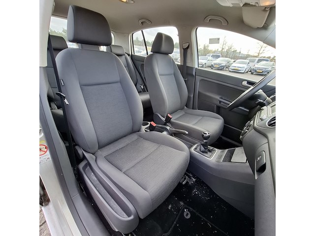 Personenauto, volkswagen, golf plus - afbeelding 51 van  55