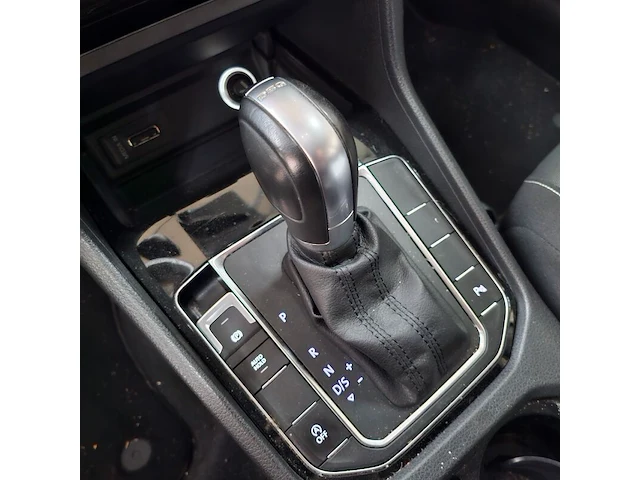 Personenauto, volkswagen, golf sportsvan 2.0 tdi, 2014 - afbeelding 42 van  79