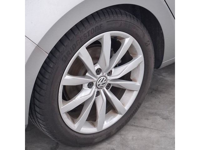 Personenauto, volkswagen, golf sportsvan 2.0 tdi - afbeelding 31 van  31