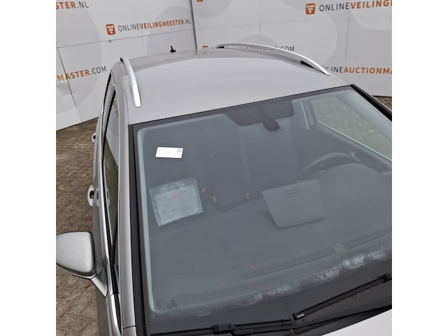 Personenauto, volkswagen, golf sportsvan - afbeelding 14 van  48