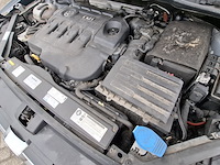 Personenauto, volkswagen, golf sportsvan - afbeelding 18 van  48