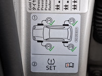 Personenauto, volkswagen, golf sportsvan - afbeelding 45 van  48