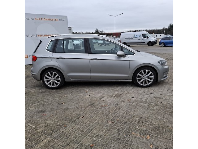 Personenauto, volkswagen, golf sportsvan - afbeelding 4 van  48