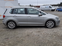Personenauto, volkswagen, golf sportsvan - afbeelding 4 van  48