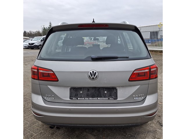 Personenauto, volkswagen, golf sportsvan - afbeelding 6 van  48