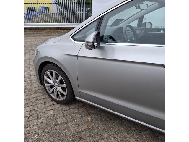 Personenauto, volkswagen, golf sportsvan - afbeelding 8 van  48