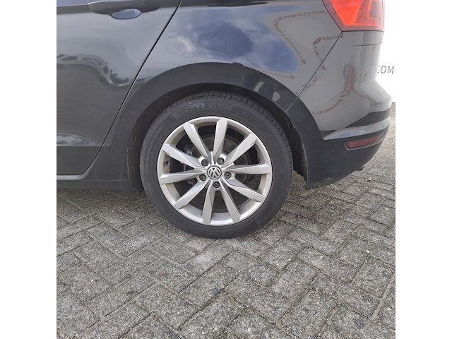 Personenauto, volkswagen, golf sportsvan - afbeelding 11 van  48