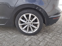 Personenauto, volkswagen, golf sportsvan - afbeelding 11 van  48