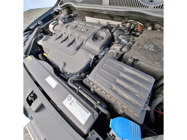 Personenauto, volkswagen, golf sportsvan - afbeelding 19 van  48