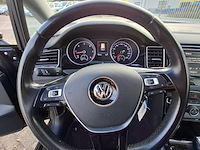Personenauto, volkswagen, golf sportsvan - afbeelding 27 van  48