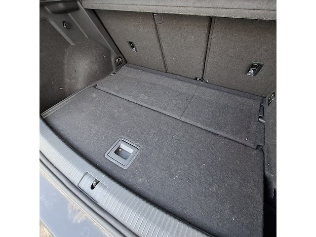 Personenauto, volkswagen, golf sportsvan - afbeelding 37 van  48