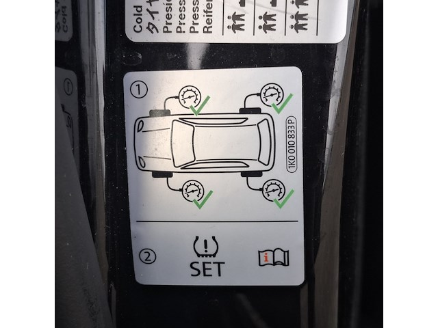 Personenauto, volkswagen, golf sportsvan - afbeelding 45 van  48