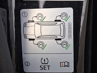 Personenauto, volkswagen, golf sportsvan - afbeelding 45 van  48