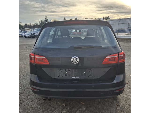 Personenauto, volkswagen, golf sportsvan - afbeelding 6 van  48