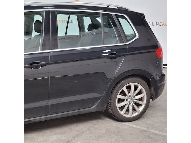 Personenauto, volkswagen, golf sportsvan - afbeelding 2 van  47