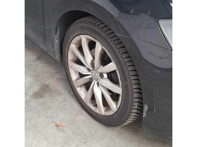 Personenauto, volkswagen, golf sportsvan - afbeelding 4 van  47