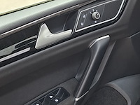Personenauto, volkswagen, golf sportsvan - afbeelding 8 van  47