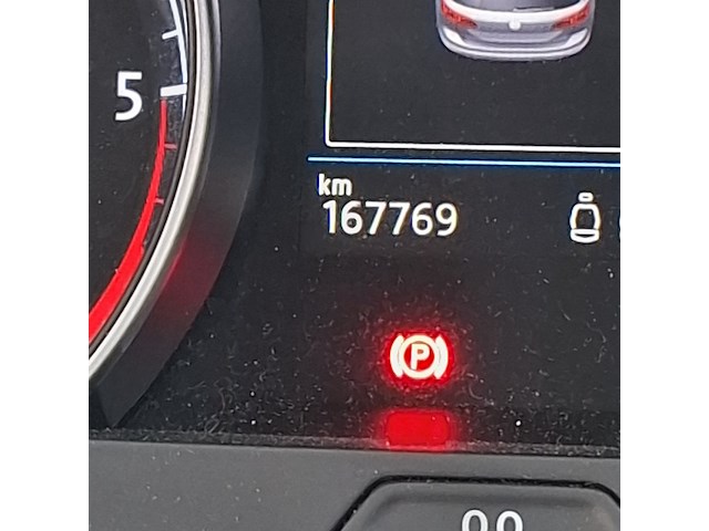 Personenauto, volkswagen, golf sportsvan - afbeelding 13 van  47