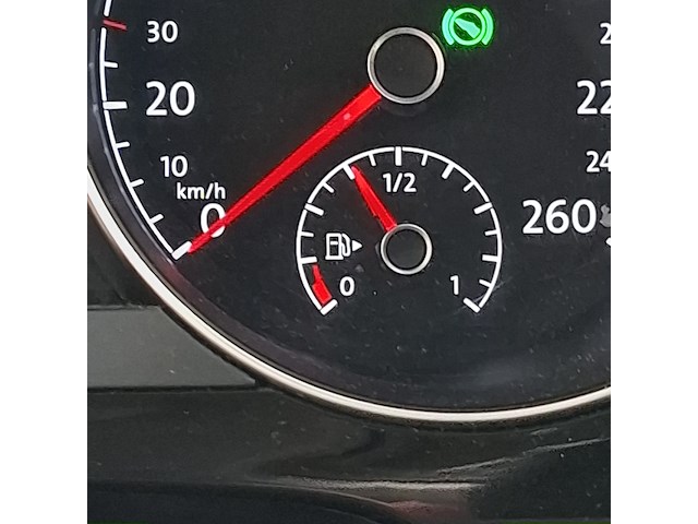 Personenauto, volkswagen, golf sportsvan - afbeelding 14 van  47