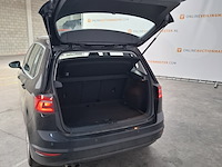 Personenauto, volkswagen, golf sportsvan - afbeelding 22 van  47